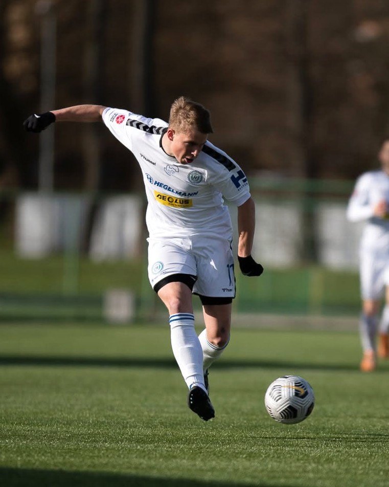 Ugnius futbolo aikštėje